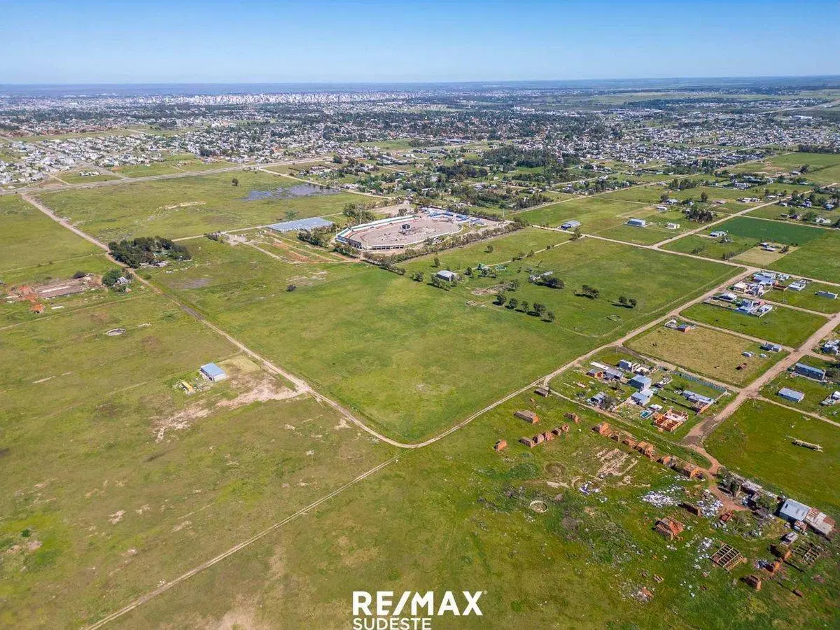 VENTA IMPORTANTE MACIZO DE 97.279MTS BAHIA BLANCA 4