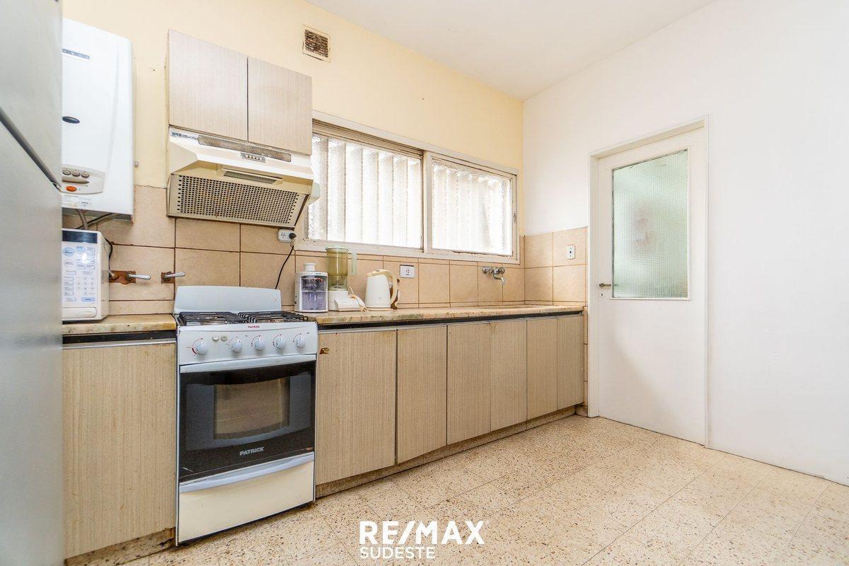 Foto de VENTA DEPARTAMENTO CENTRO 4 AMBIENTES CON COCHERA, imagen 4