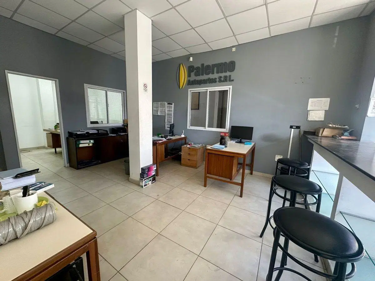 Galpon comercial/ Deposito 4