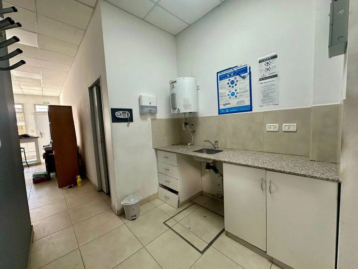 Galpon comercial/ Deposito 5