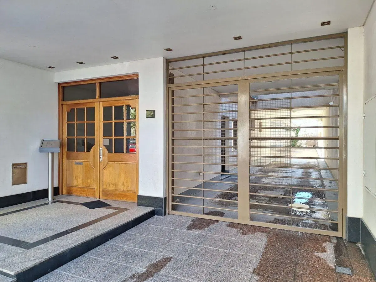 VENTA SEMIPISO 2 DORMITORIOS CENTRICO C/COCHERA 2