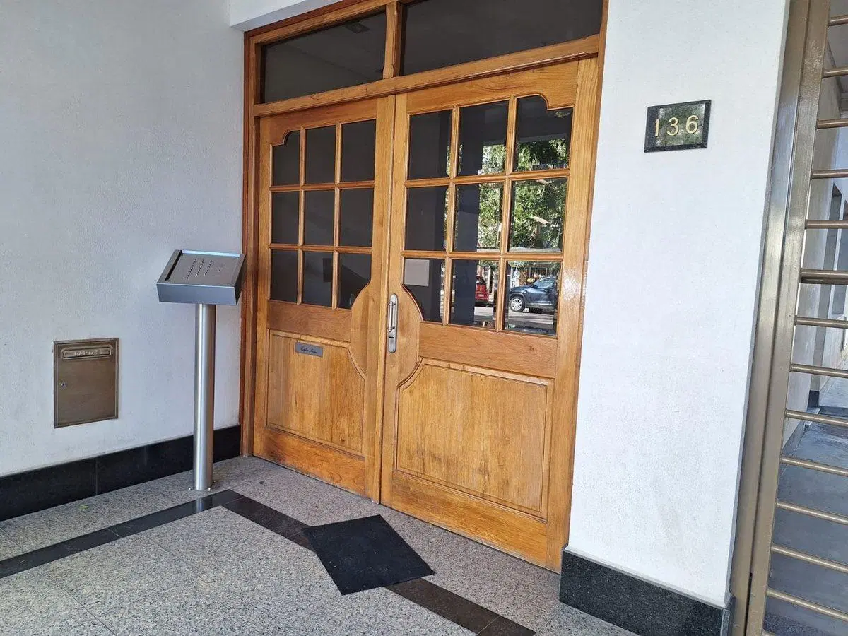 VENTA SEMIPISO 2 DORMITORIOS CENTRICO C/COCHERA 3