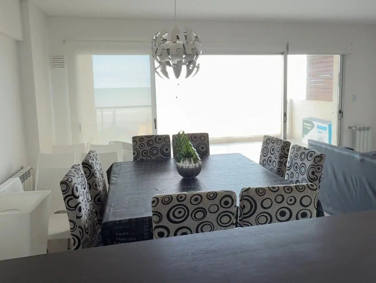 SEMIPISO EN VENTA FRENTE AL MAR EN MONTE HERMOSO 3