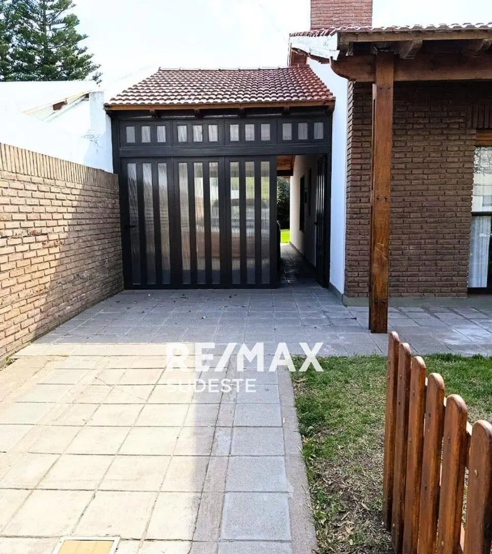 HERMOSA CASA EN VENTA, MONTE HERMOSO 3