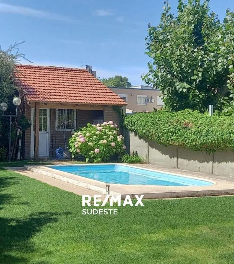 HERMOSA CASA EN VENTA, MONTE HERMOSO 2