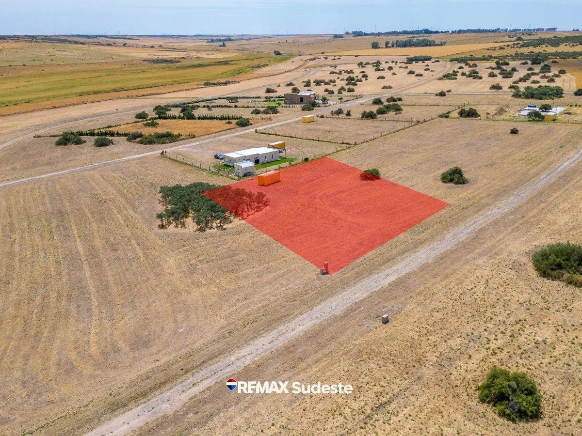 SE VENDE Lote de 2600 m2 en Barrio LA HUELLA 3