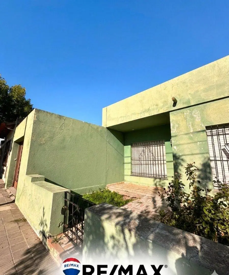 VENTA CASA A RECICLAR  MAS DEPARTAMENTO INTERNO 3