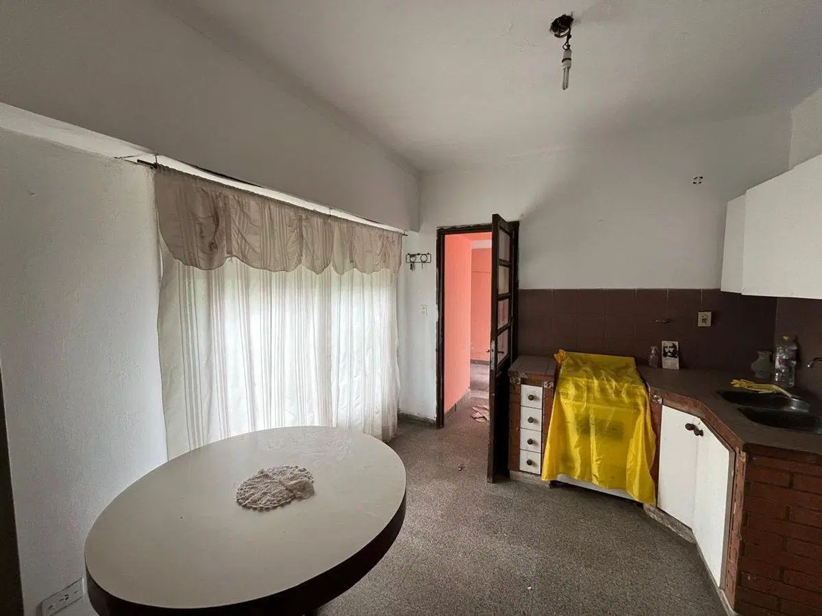 VENTA CASA A RECICLAR  MAS DEPARTAMENTO INTERNO 2