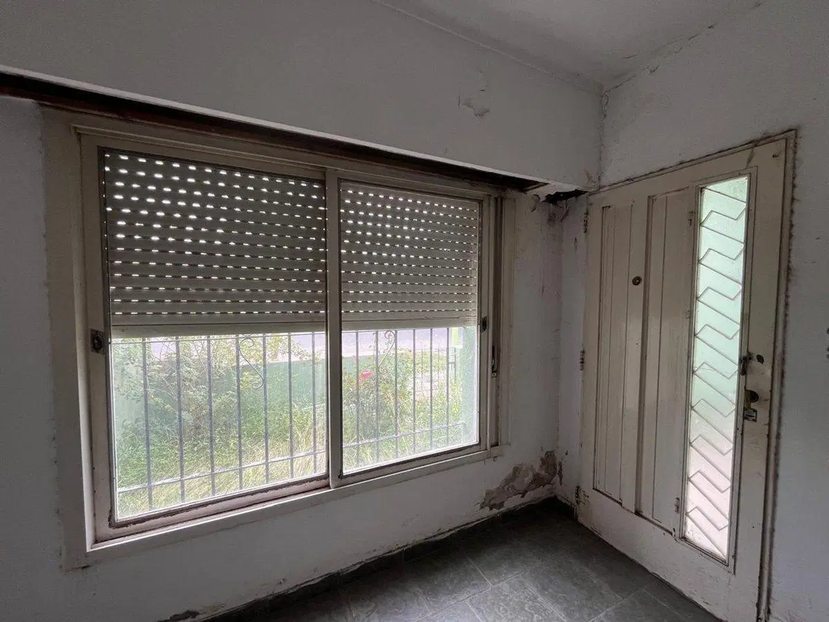 VENTA CASA A RECICLAR  MAS DEPARTAMENTO INTERNO 4
