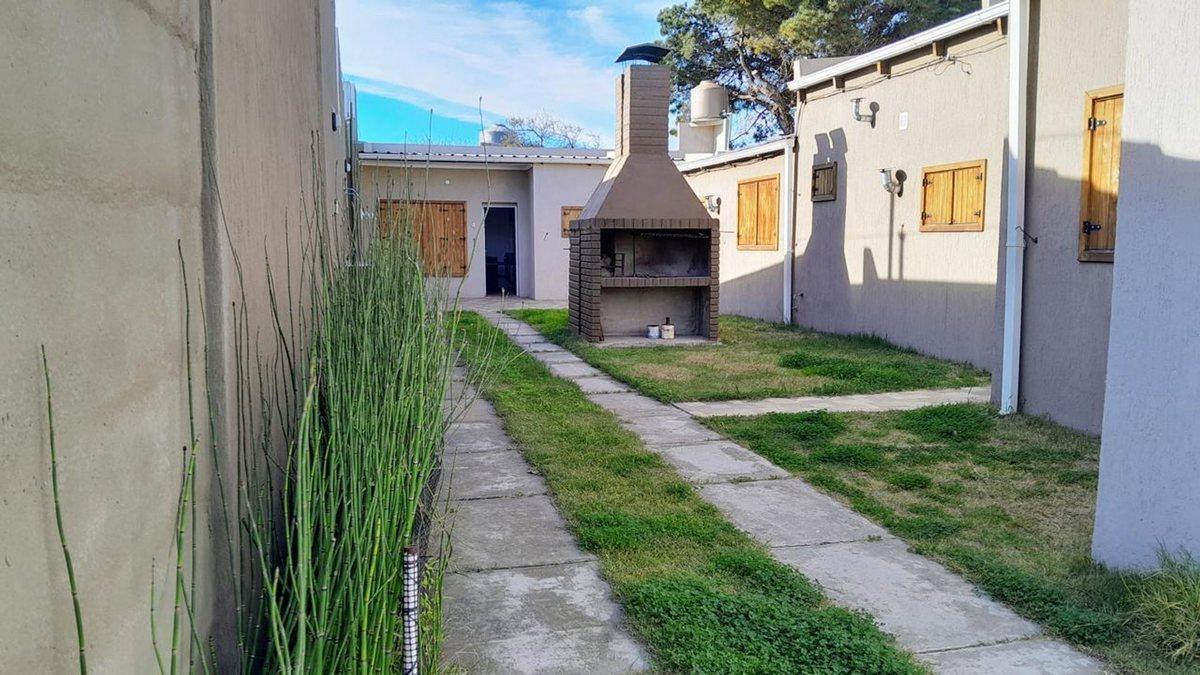 Foto de VENTA CASA MAS 4 DEPARTAMENTOS EN MONTE HERMOSO, imagen 5
