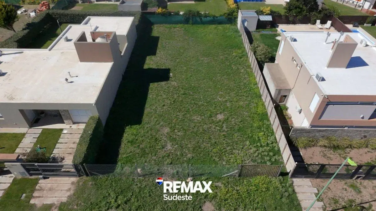 Lote en Venta en  el Barrio Acacias 3