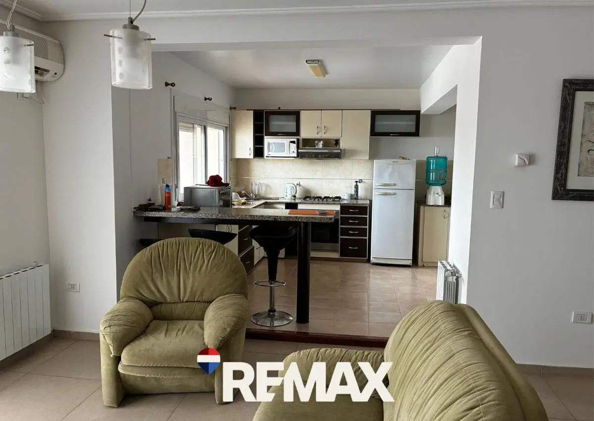 VENTA SEMIPISO CON COCHERA EN MONTE HERMOSO 3