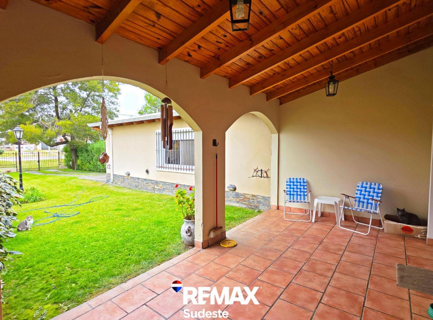 Foto de Casa con jardín. APTA CREDITO. Monte Hermoso, imagen 1