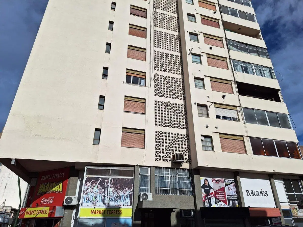 VENTA DPTO 2 DOR. AL FRENTE CALEF. RAD. CENTRICO 5