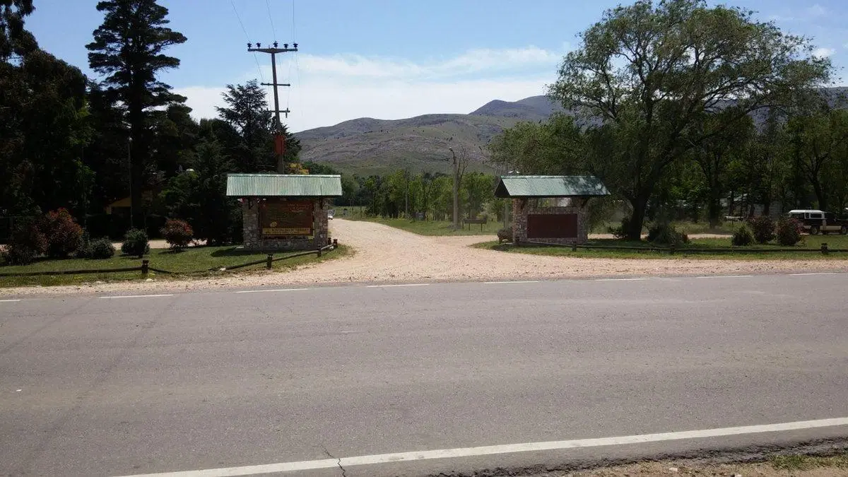 LOTE EN VILLA LA GRUTA , VISTA AL ARROYO Y SIERRAS 4