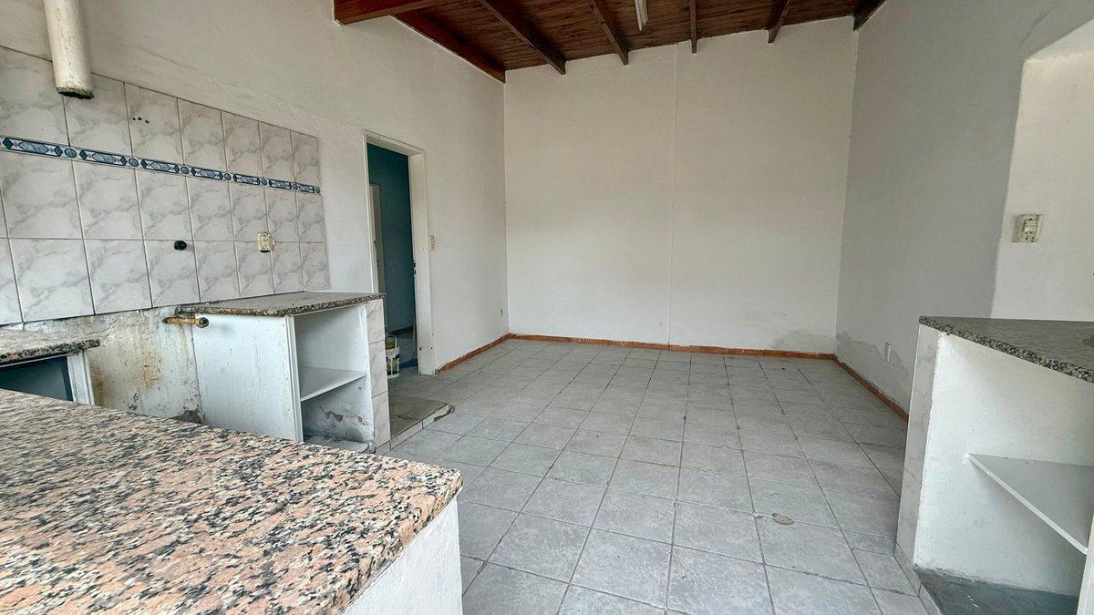 CASA 3 DORMITORIOS + LOCAL