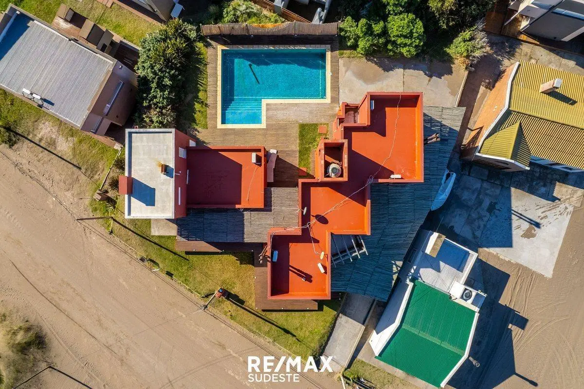 VENTA CASA DE LUJO SOBRE DOS LOTES FRENTE AL MAR 8
