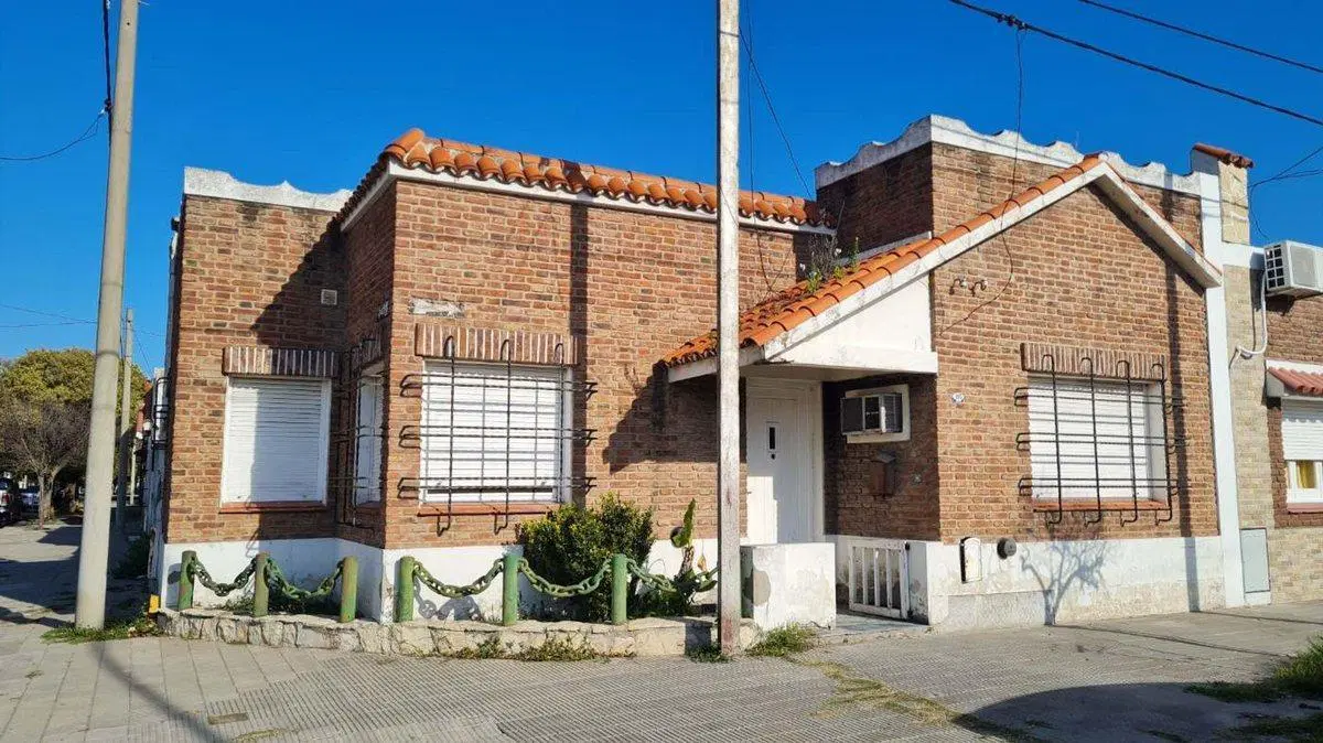 CASA DE DOS DORMITORIOS EN PUNTA ALTA 4