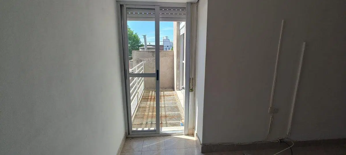 DPTO DOS DORMIS CON COCHERA EN VENTA 2