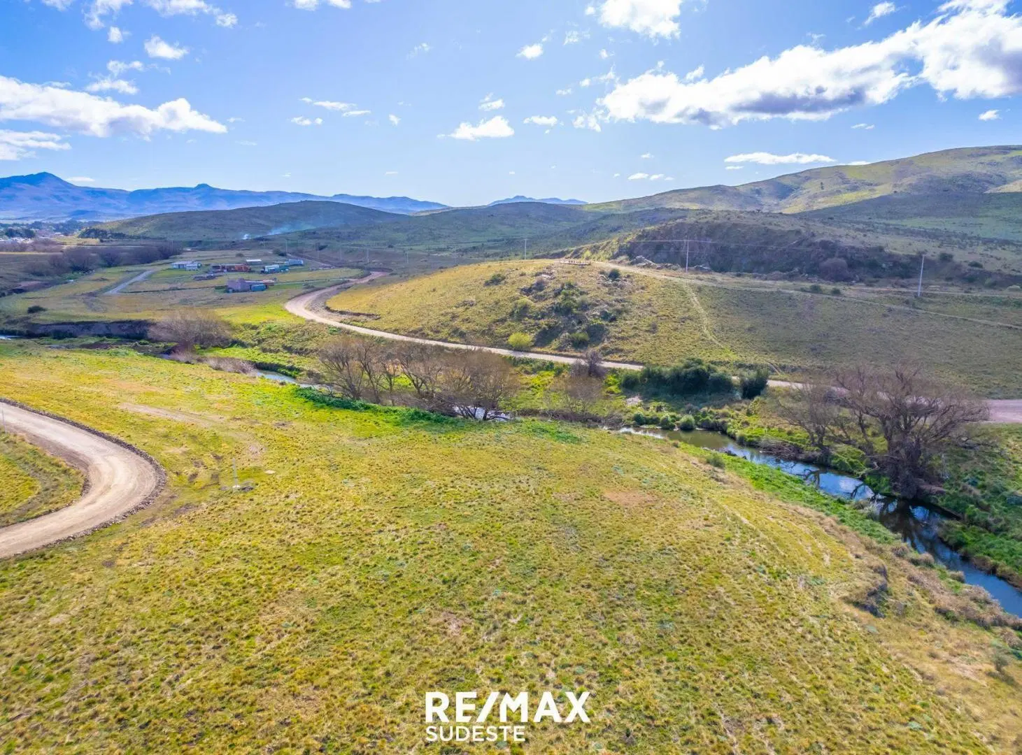 VENTA TERRENO. VILLA LA ARCADIA, LINDERO AL ARROYO 2