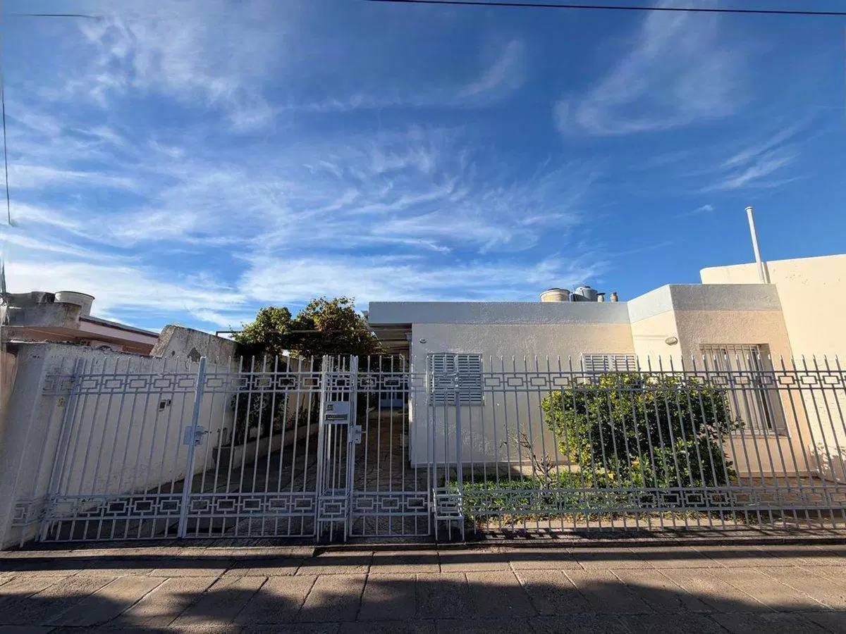 CASA EN VIAMONTE AL 2000 2