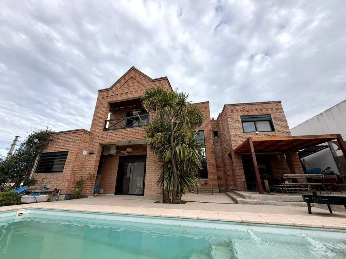 IMPORTANTE CASA EN VENTA BARRIO PALOS VERDES 2