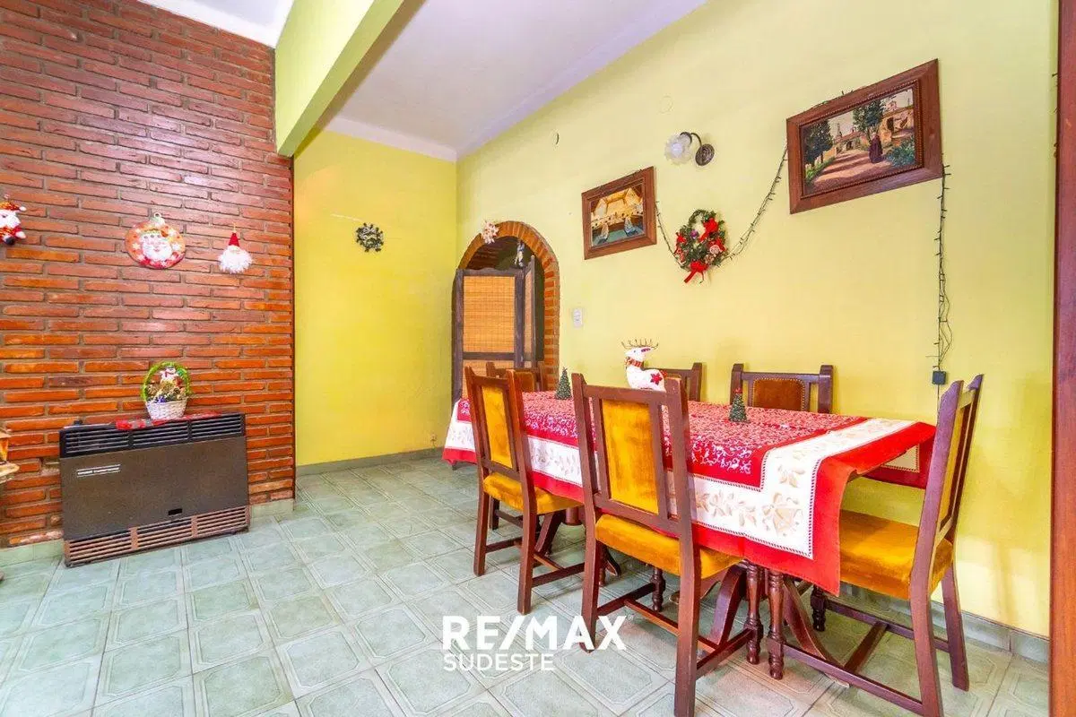 VENTA CASA 3 DORMITORIOS+COCHERA en B. P. PICO 2