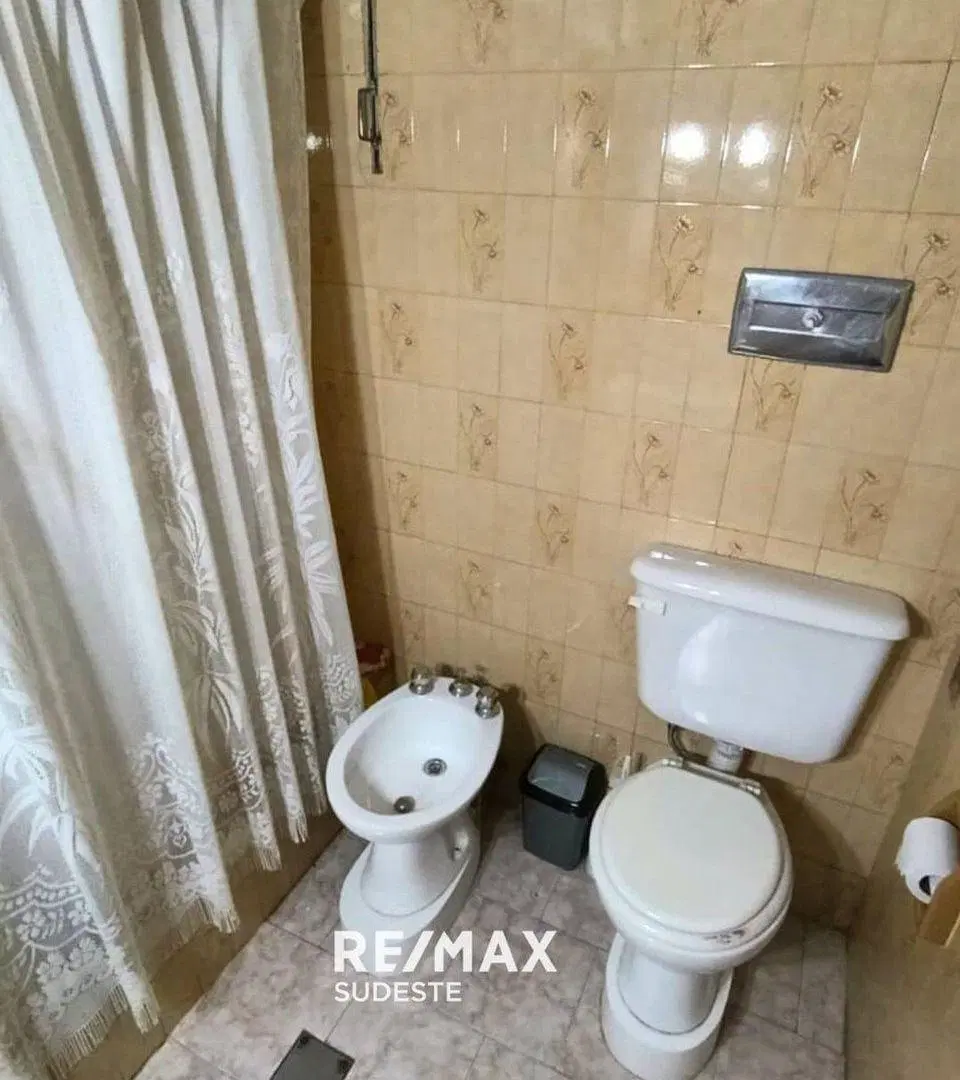 Venta de Casa con Local Comercial 2