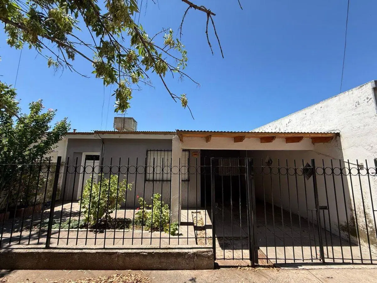 Cómoda casa de 3 dormitorios en Albatros 20 2