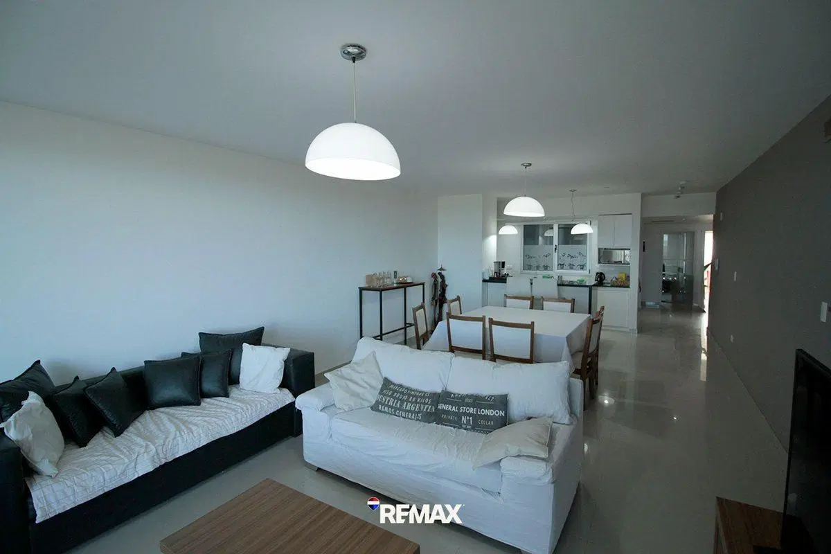 VENTA DE DEPARTAMENTE FRENTE AL MAR EN MH DEL ESTE 4