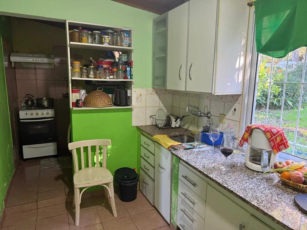 Casa modesta en plena Av San Martin 3