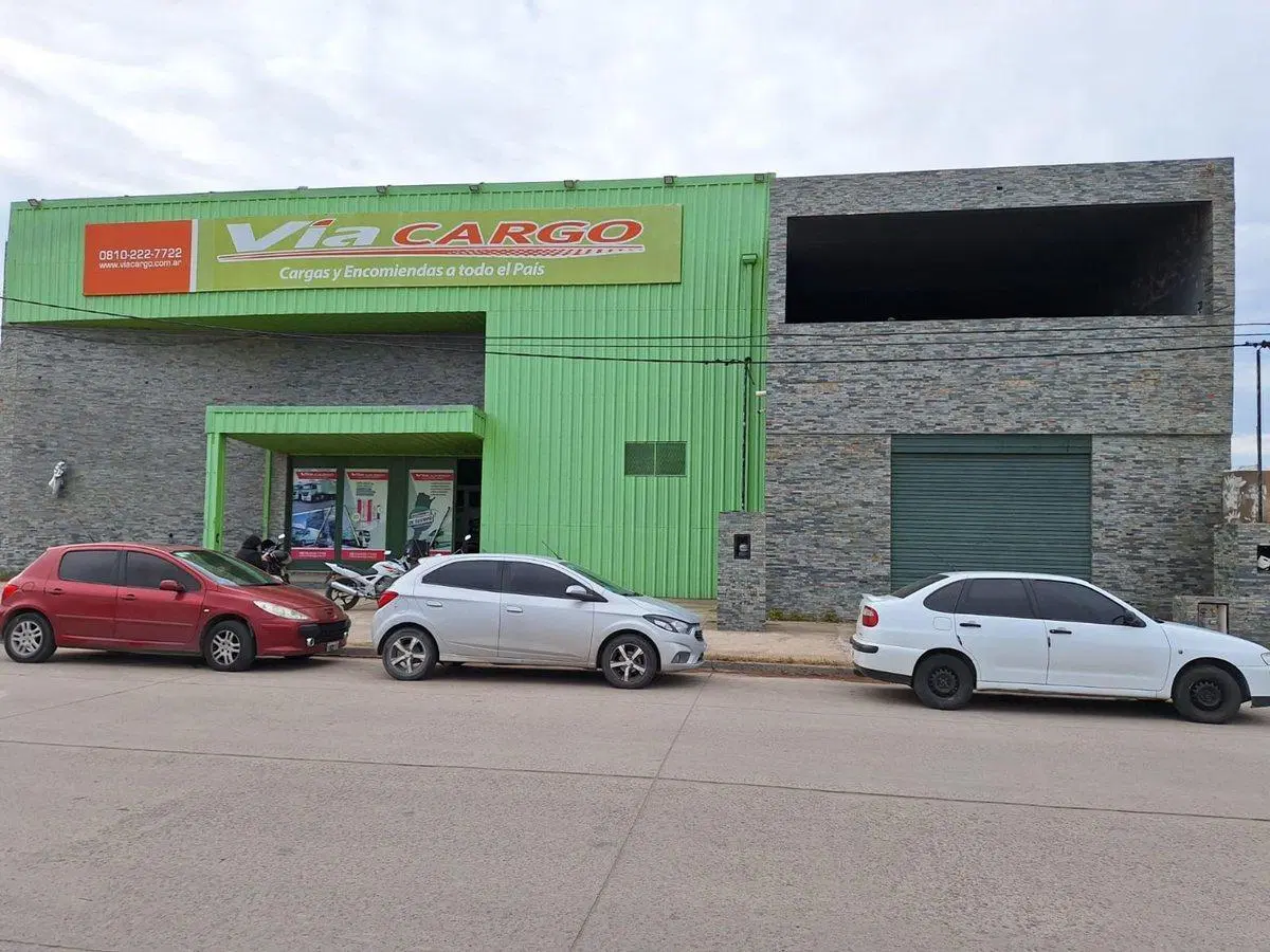 VENDO GALPON CON SALON COMERCIAL EN INGRESO B.BCA 2