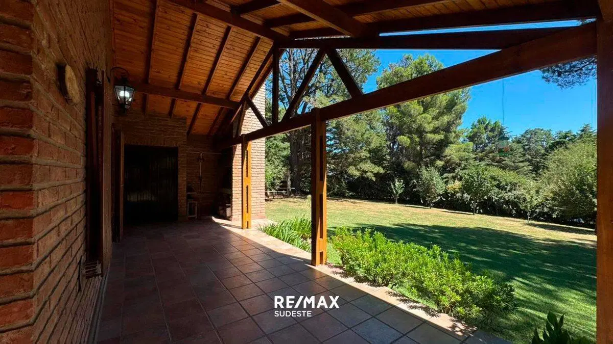 VILLA VENTANA - HERMOSA CASA EN MUY AMPLIO LOTE 3