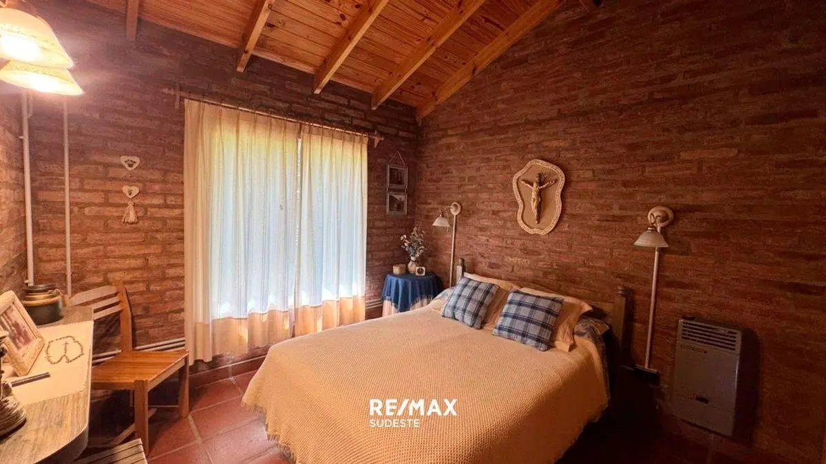 VILLA VENTANA - HERMOSA CASA EN MUY AMPLIO LOTE 8
