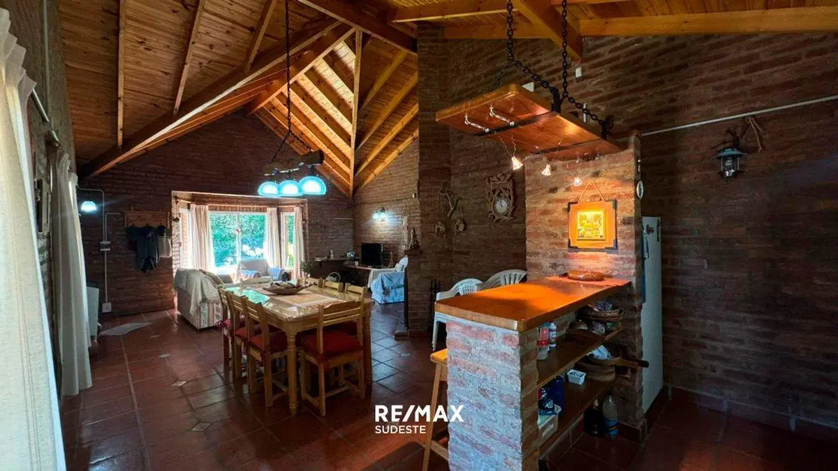 VILLA VENTANA - HERMOSA CASA EN MUY AMPLIO LOTE 4