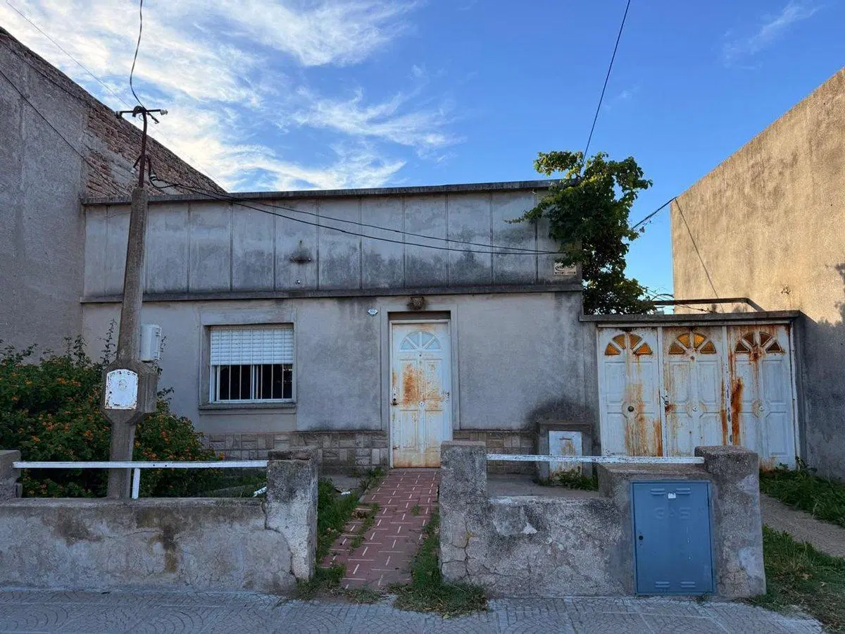 Casa (a refaccionar) mas Dto int, Barrio Pacifico 5