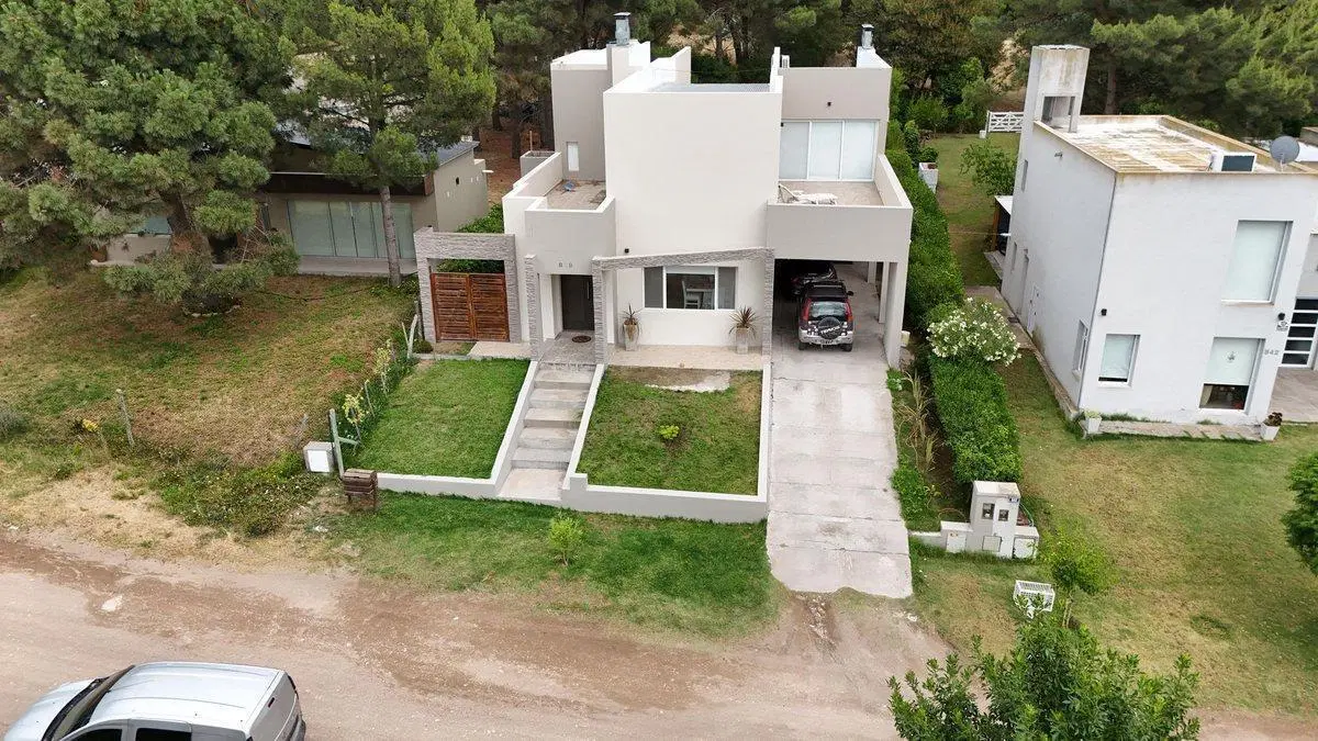Gran casa en Monte del Este 3