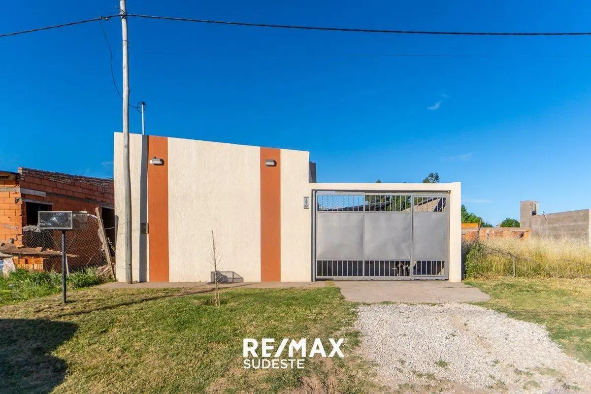 Venta casa 2 dormitorios con quincho 3