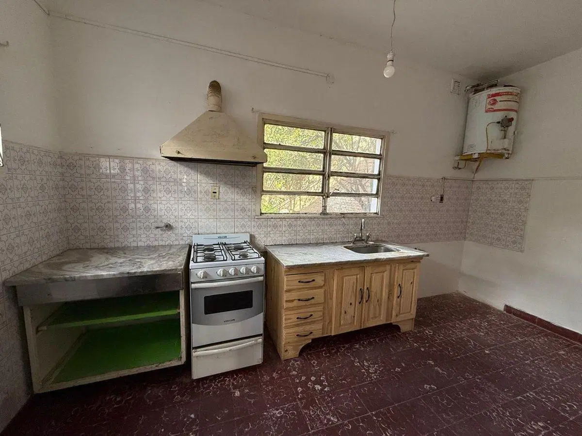 Casa céntrica 2 dormitorios con patio apta crédito 3