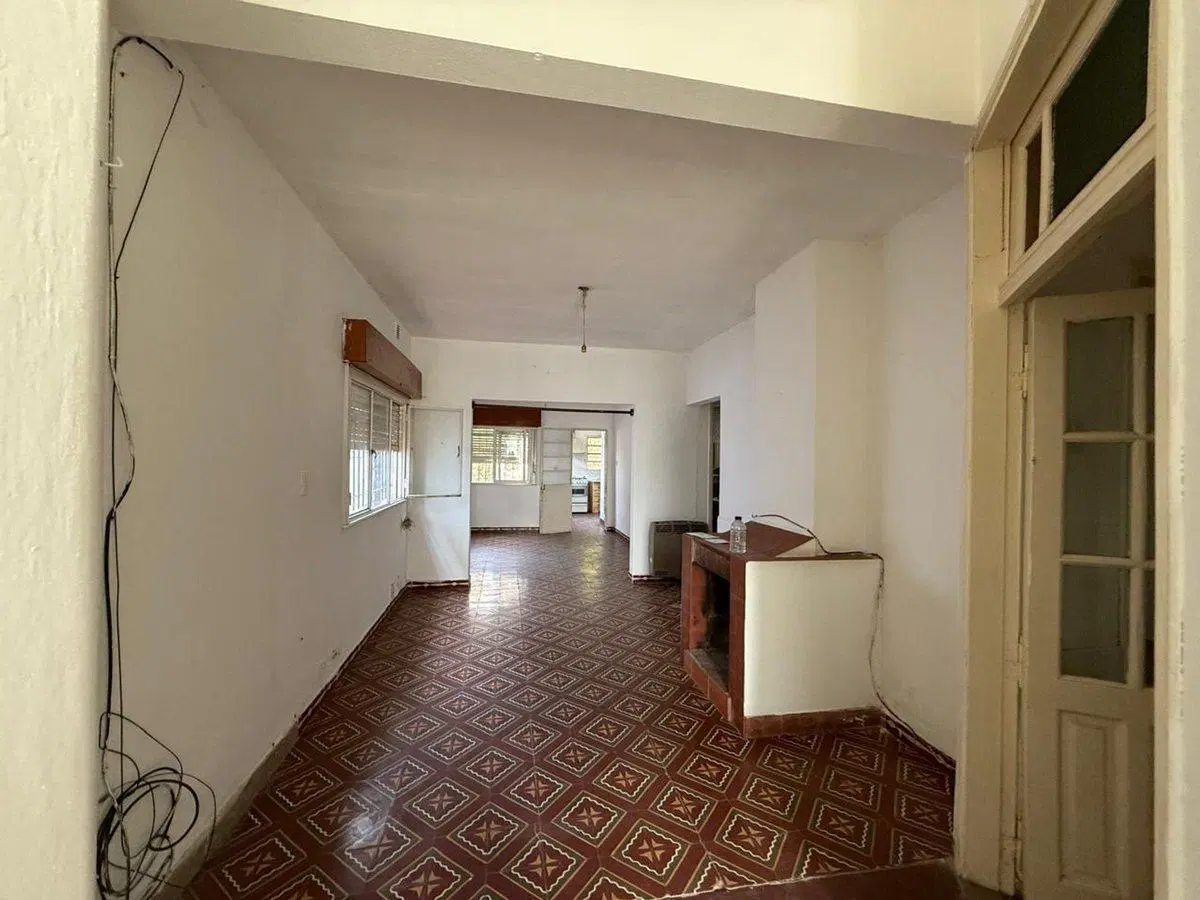 Casa céntrica 2 dormitorios con patio apta crédito 5