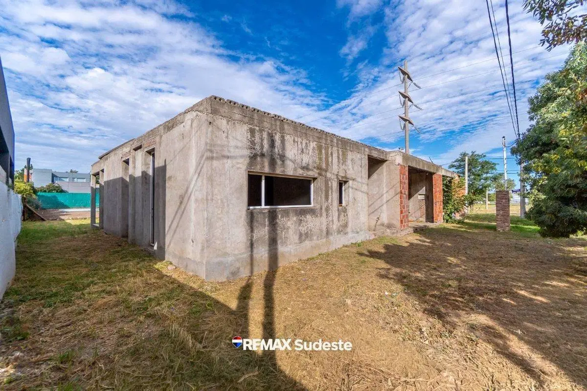 VENTA CASA A TERMINAR BO. SAN IGNACIO 4