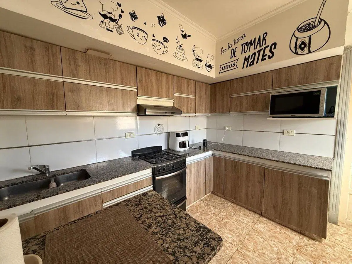 En venta 4 dormitorios, pileta y quincho en White 3