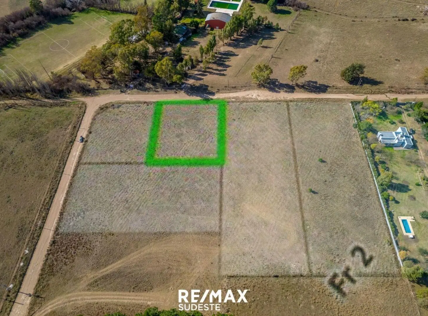 Lote de 1800 m2 a minutos del centro 2