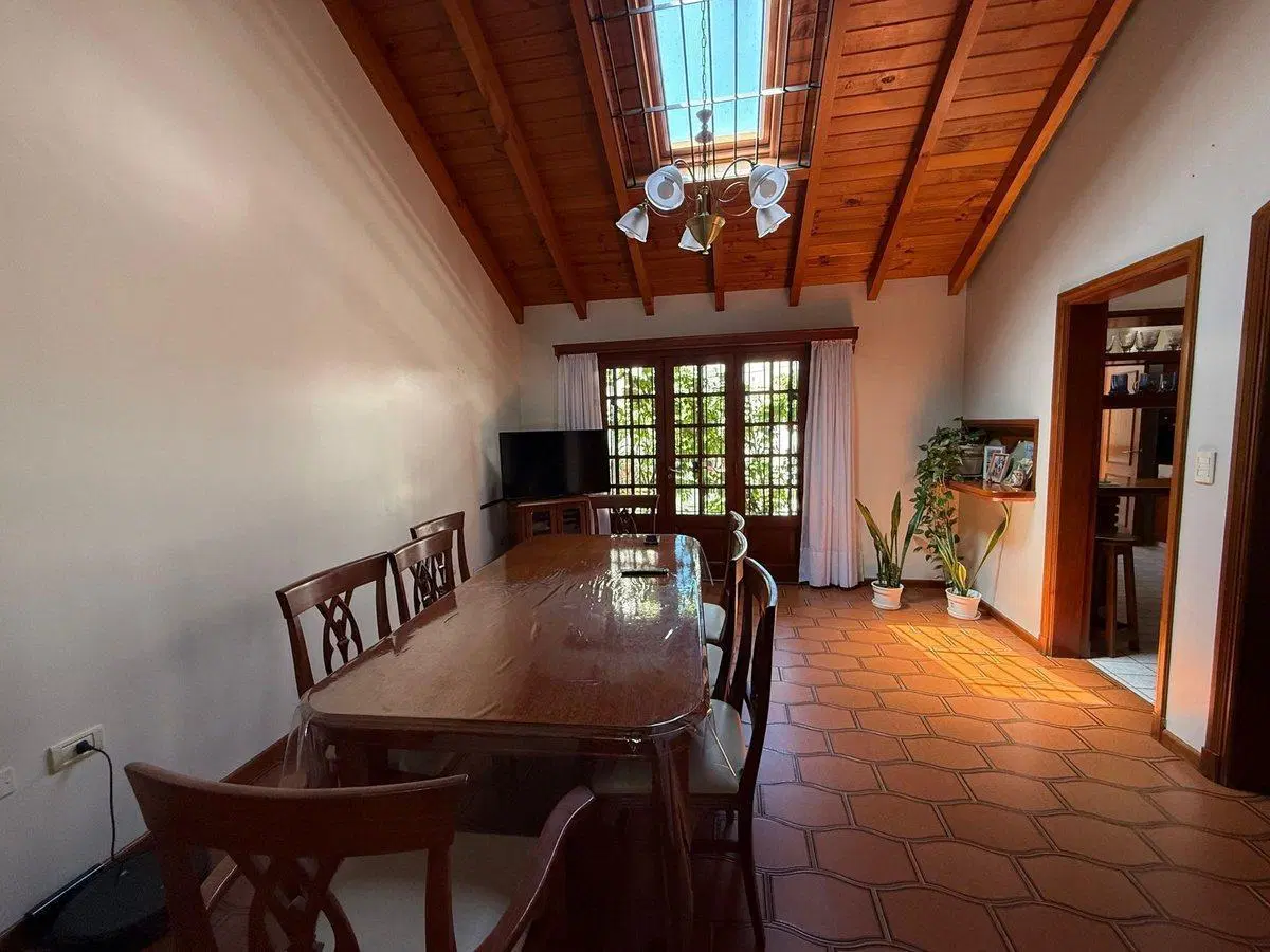 VENTA IMPORTANTE CASA EN RONDEAU 572. MACROCENTRO 5