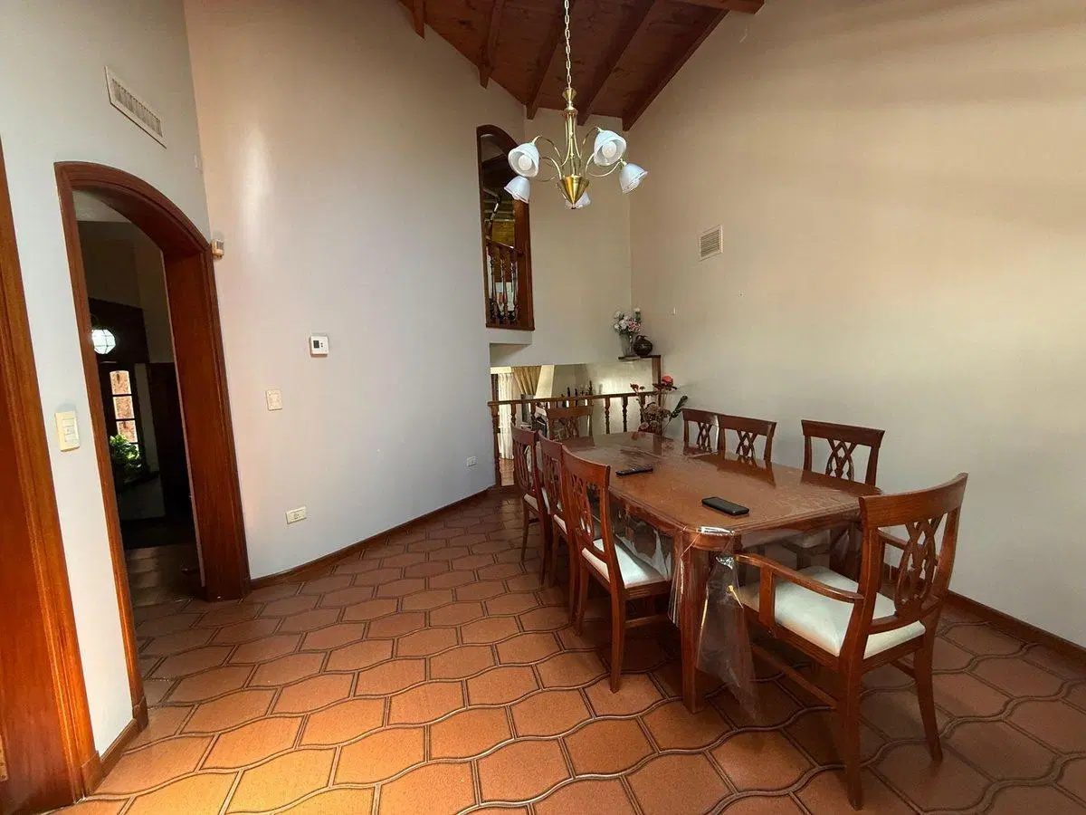 VENTA IMPORTANTE CASA EN RONDEAU 572. MACROCENTRO 2