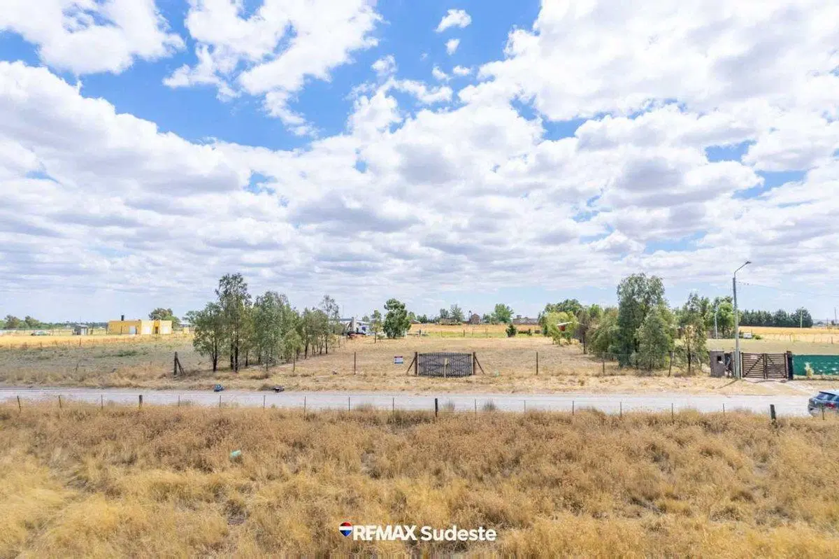 Lote de 3.200 m² zona Club Midget. Alambrado 4