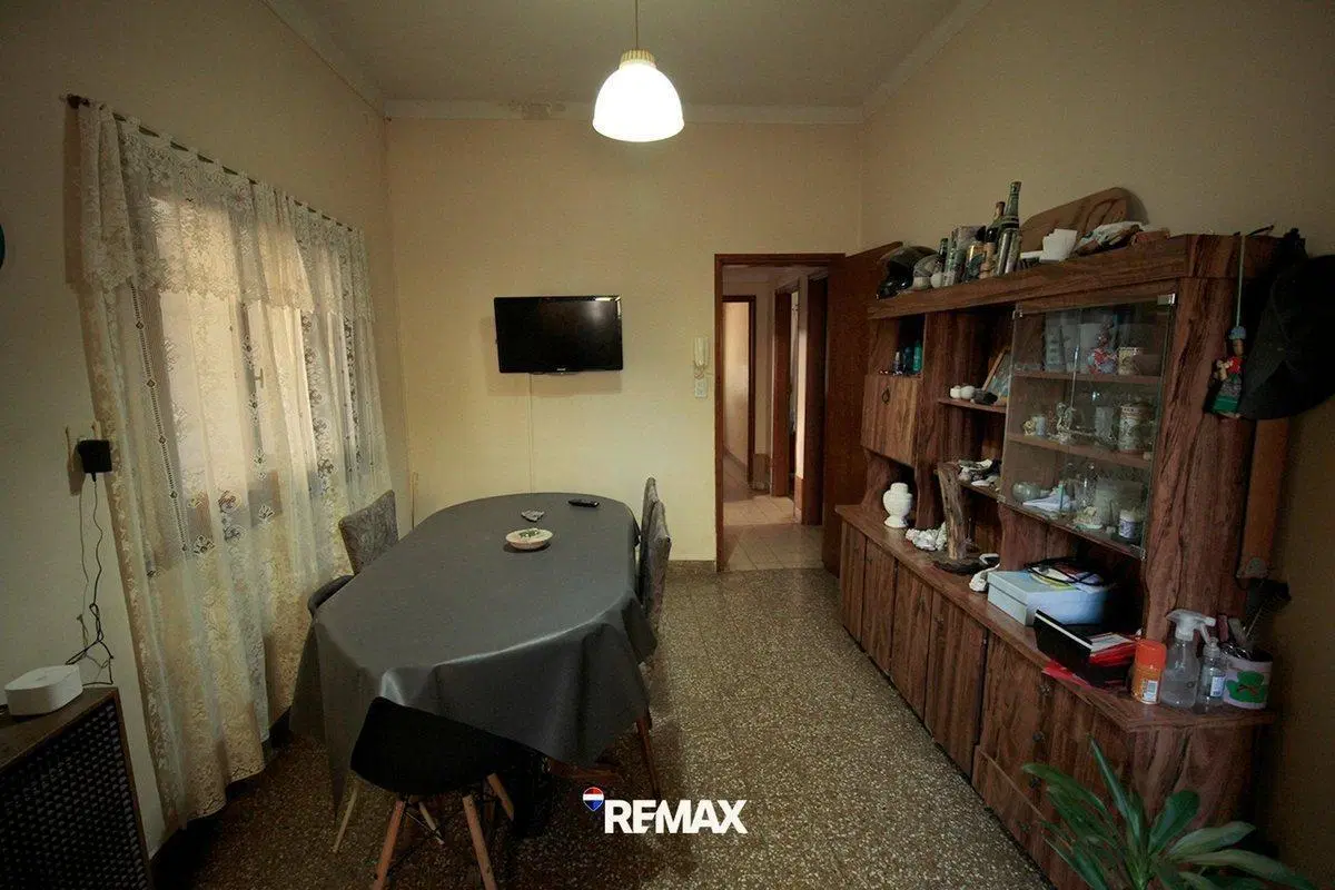 CASA EN VENTA DE 4 DORMITORIOS EN PH 4