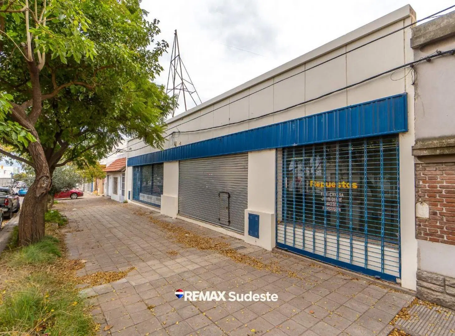 SALON COMERCIAL Y TALLER C/ SALIDA POR MALVINAS 2
