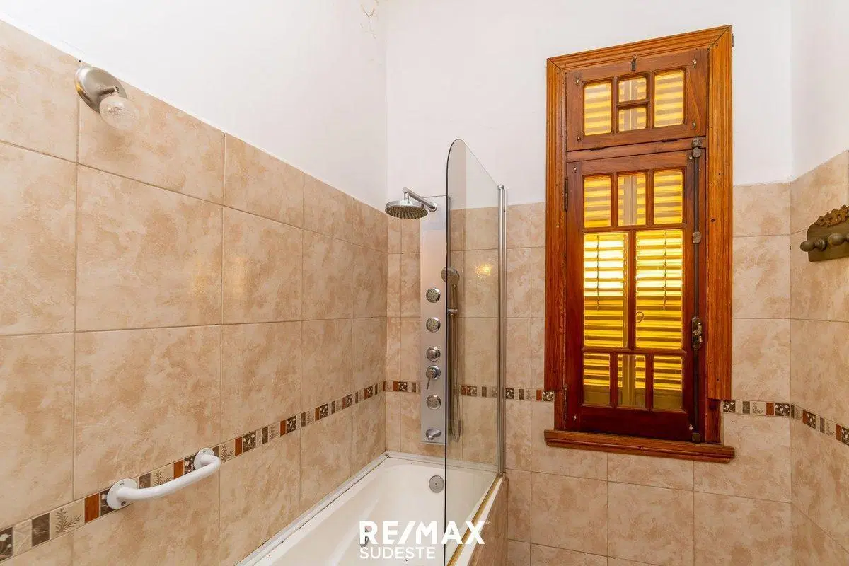 VENTA CASA 4 DORMITORIOS APTO CREDITO CENTRO 5