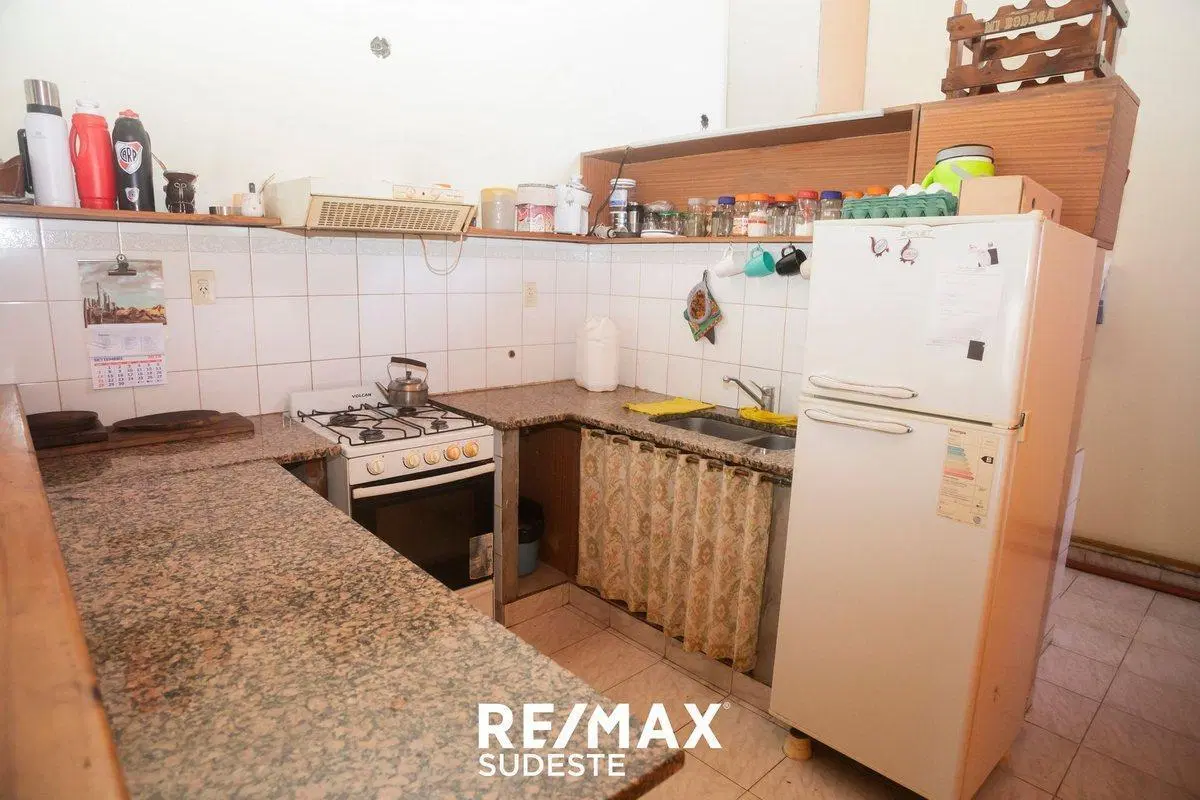 VENTA-CASA DE 3 DORMITORIOS MAS LOCAL 3